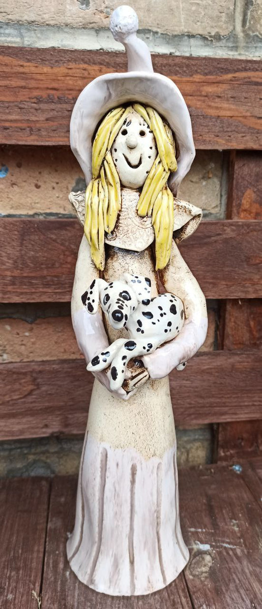 Hübsche Elfe und ihr Dalmatiner