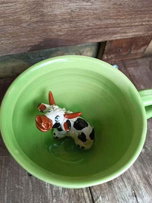Große Keramiktasse mit süßer Kuh