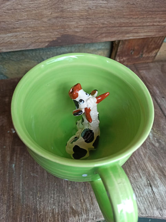 Große Keramiktasse mit süßer Kuh